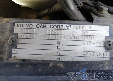 2001 Volvo V70 Xc из США, поврежденный, VIN YV1SZ58D711007441